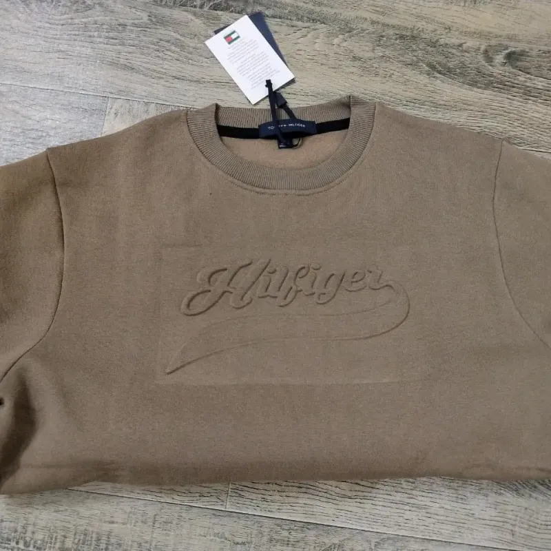 Men's Premium 350 GSM One-Side Brushed Fleece Crewneck Sweatshirt — Wholesale Bangladesh Men's Premium 350 GSM One-Side Brushed Fleece Crewneck Sweatshirt — Wholesale Bangladesh