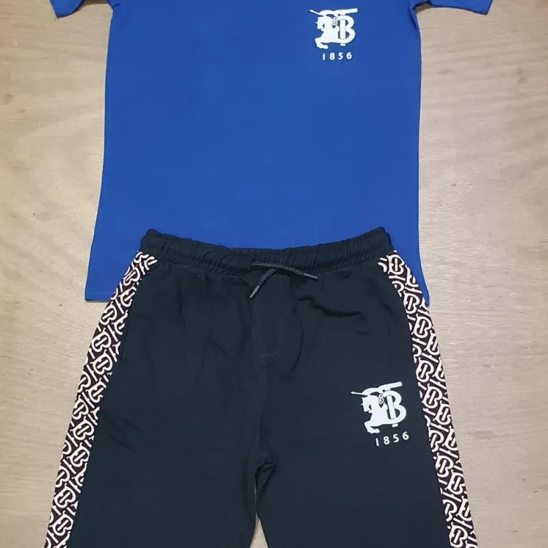 Burberry Boys SS T-Shirt Hidden City Print & 3 Quarter Terry Shorts Set Wholesale Bangladesh Burberry Boys SS T-Shirt Hidden City Print & 3 Quarter Terry Shorts Set Wholesale Bangladesh